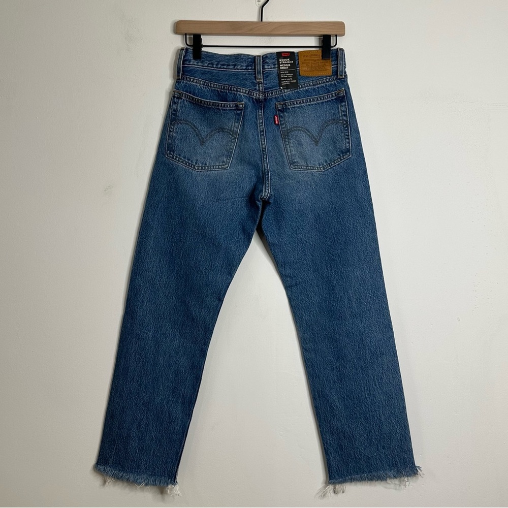NWT Levi’s Women’s Wedgie Straight Fit Jeans Size 26 - Picture 4 of 14